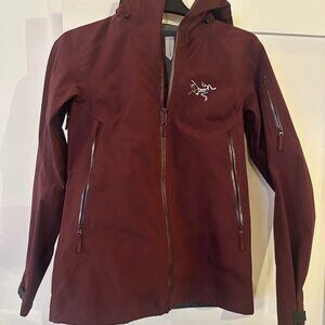 SOLD Women's Ar'teryx Sentinel Jacket - M